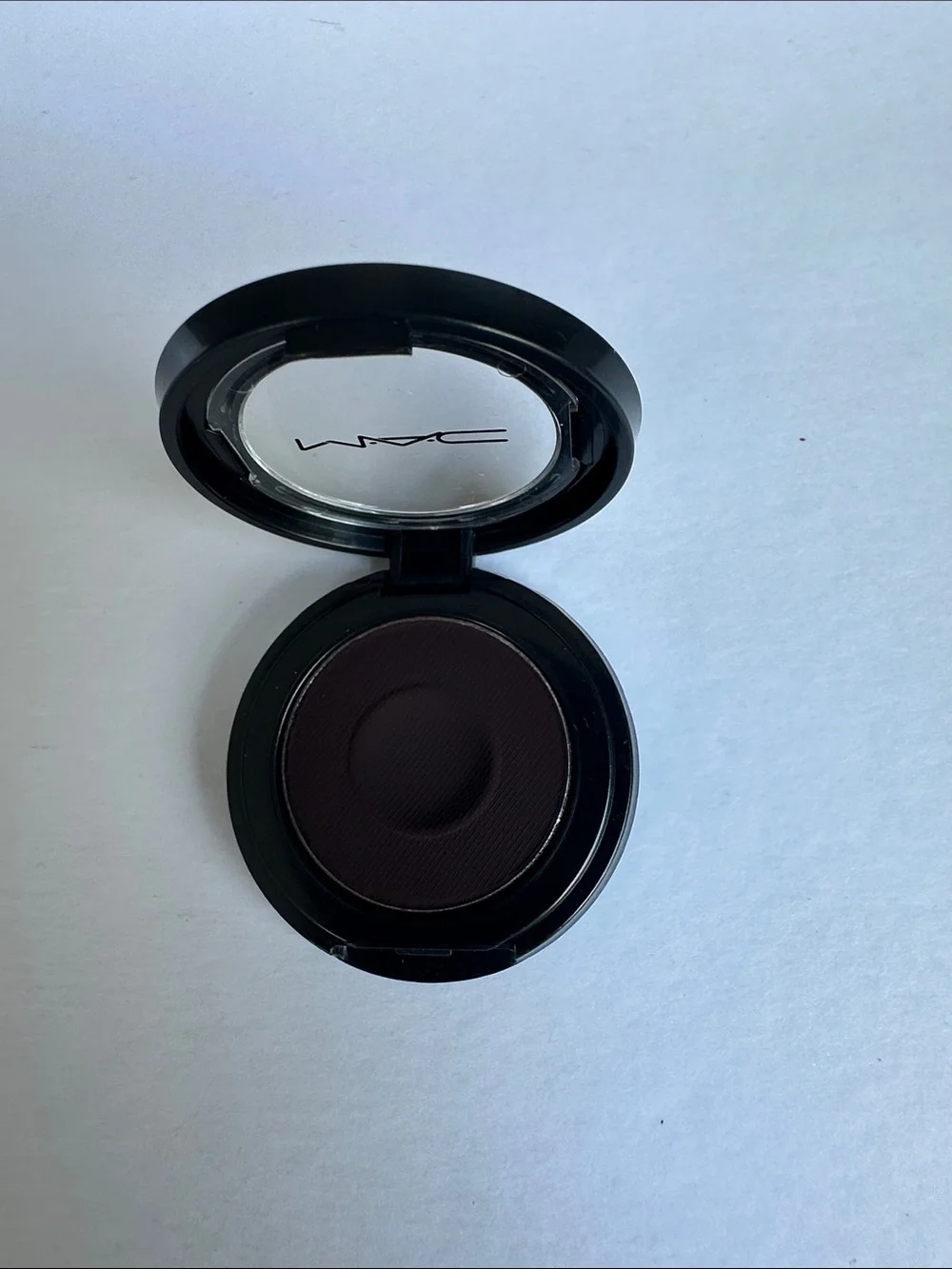 MAC Cosmetics eyeshadow midnight tryst into the well